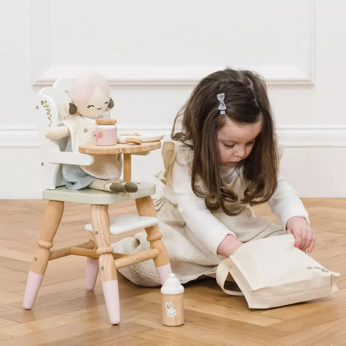 baby-wickel-und-pflegeset-dolls-nursing-kit-and-bag-le-toy-van-ltv-5060692635985_1920x1920