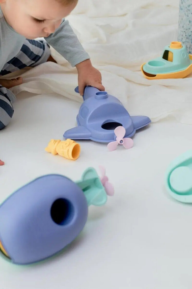 P131.1-Le-Jouet-Simple-Made-in-France-Plastique-Recycle-Hydravion-Modulable-2