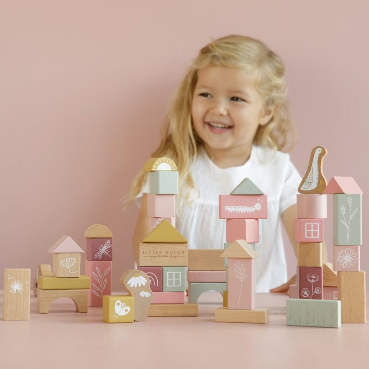 ld-blocs-en-bois-tonneau-pink–new-little-dutch_OB