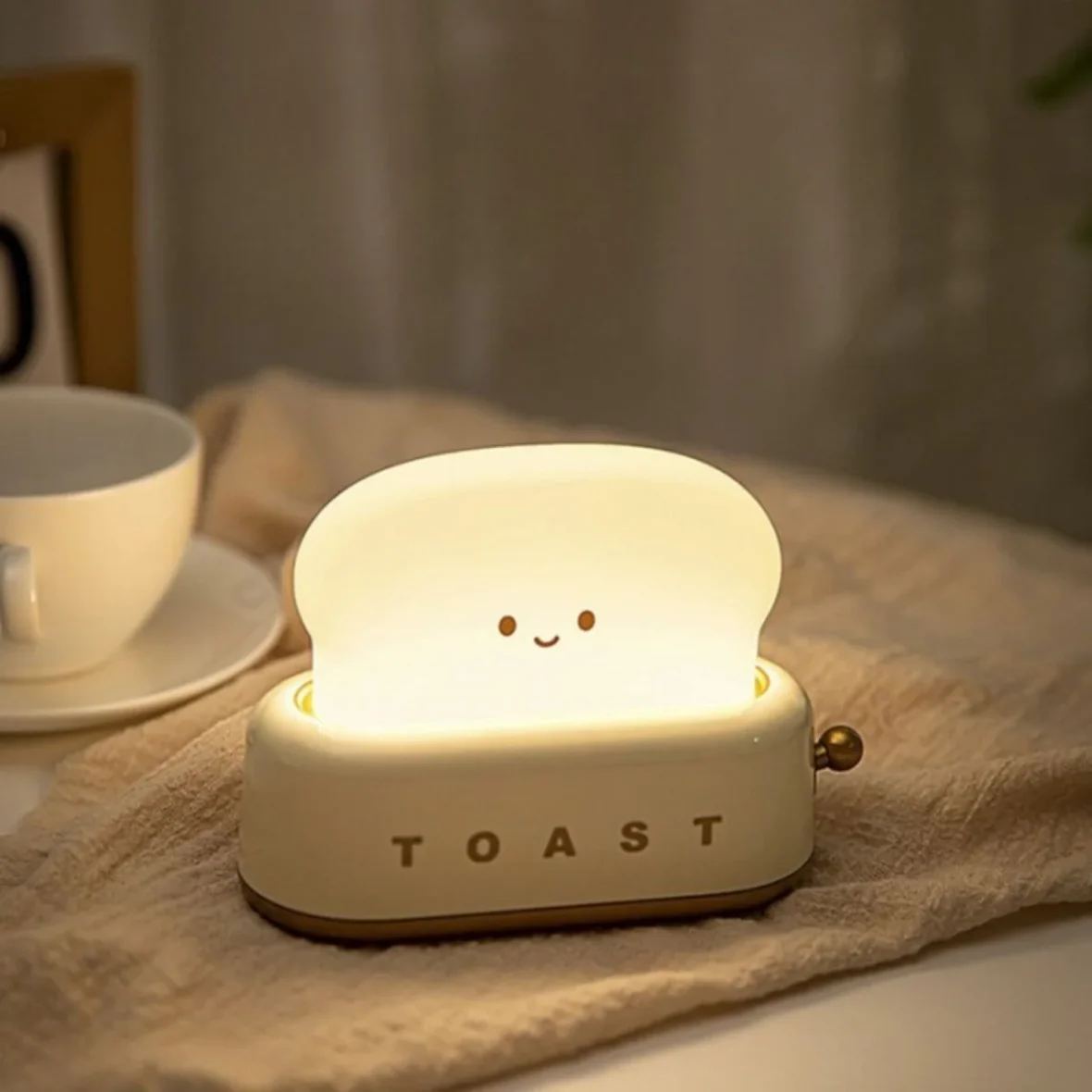 mary-s–led-lamp–toaster–yellow_3_fcb253aa-51cd-44a0-bb19-077f5ea02d17