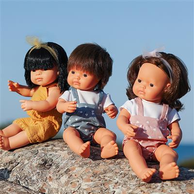 8233204_8233209_8233211_scene_1