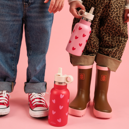 gourde-acier-inoxydable-rose-coeurs-rouge (1)