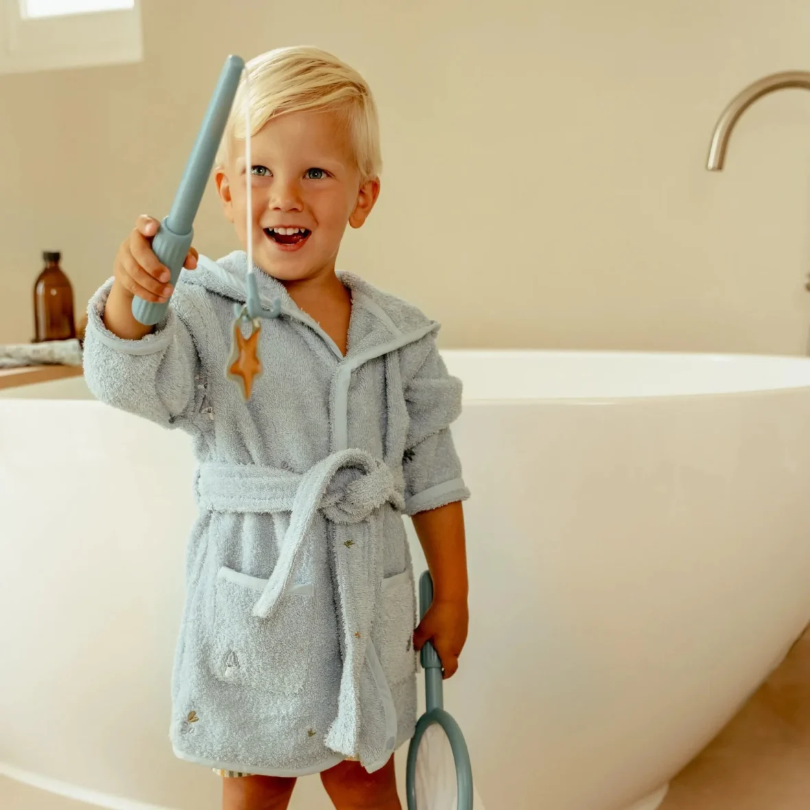 0030959_fishing-game-blue