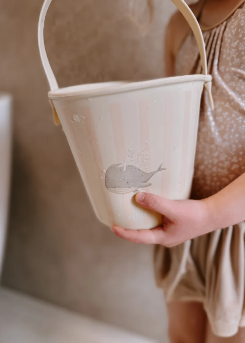 Beach_Bucket_Set_Stripped_Whale_4