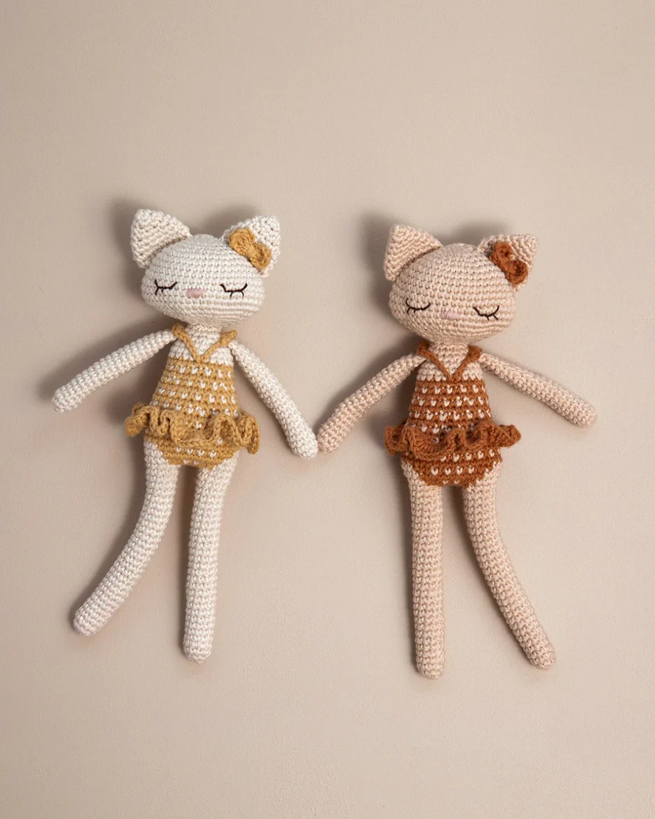 Camille_the_Housecat_I_saddle_brown-Organic_Soft_Toys-P1227-3