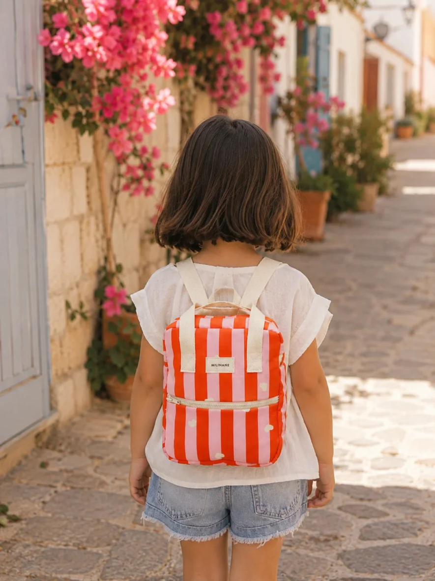 petit-sac-a-dos-noe-a-motif-rayures-coeurs-orange-rose-lollipop-enfant-maternelle-ambiance-milinane