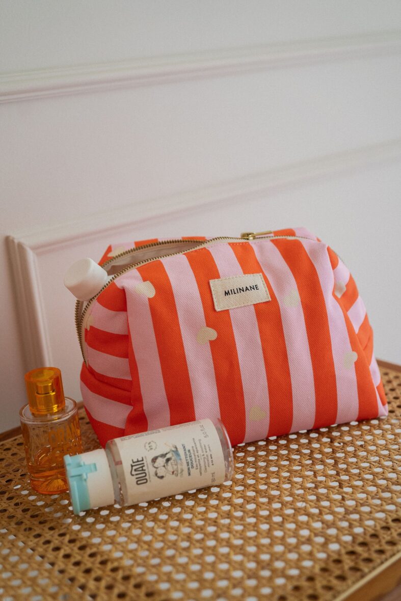 trousse-de-toilette-pour-femme-enfant-et-bebe-motif-lollipop-rayure-orange-et-rose-milinane