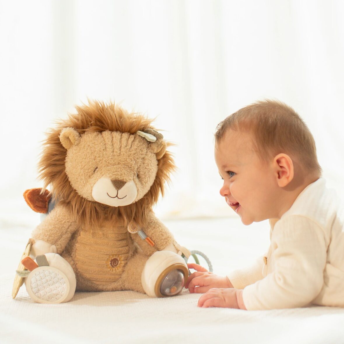 0036428_activity-cuddle-lion-yellow-ld8321-10-shopify-square.jpg