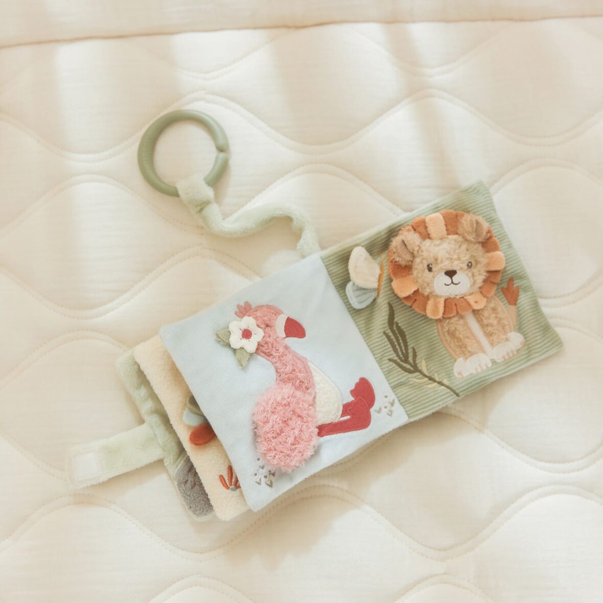 0036548_stroller-booklet-ld8319-2-shopify-square.jpg