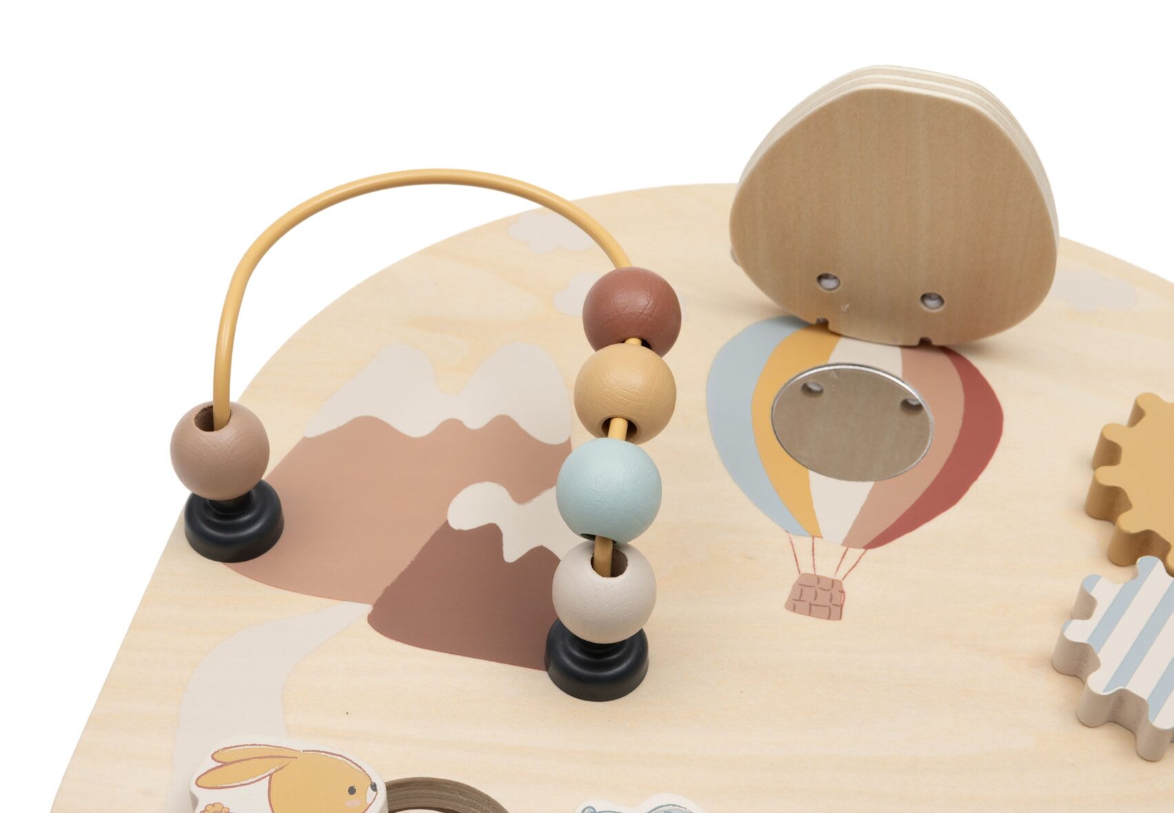 Détail de la planche d’activités en bois Jollies