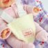 Coque siège auto pour poupée cerise – Tiny Harlow