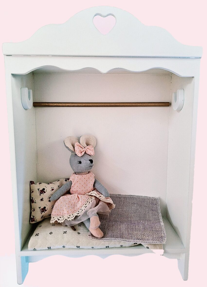 Petite souris dans son armoire – Levlovs