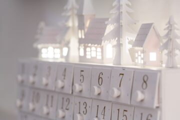 Calendrier de l’avent enfant : lequel choisir, ou comment le fabriquer soi-même