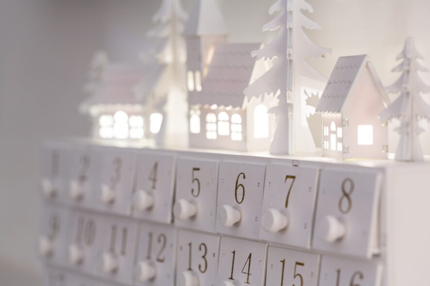 Calendrier de l’avent enfant : lequel choisir, ou comment le fabriquer soi-même