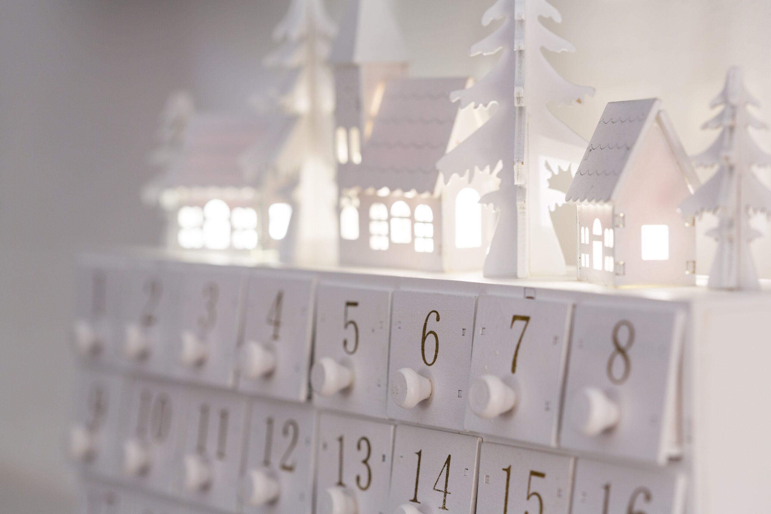 Calendrier de l’avent enfant : lequel choisir, ou comment le fabriquer soi-même